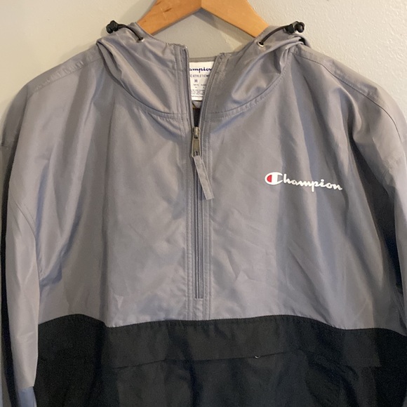 Men’s Champion Windbreaker - Picture 3 of 11
